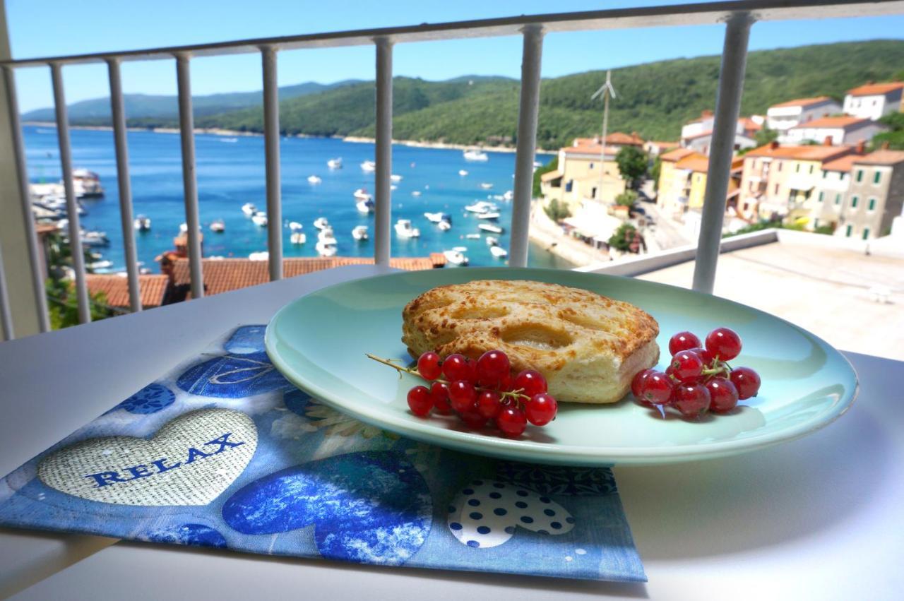 Studio Apartment Michelle - Intermezzo With Sea View Rabac Exterior foto