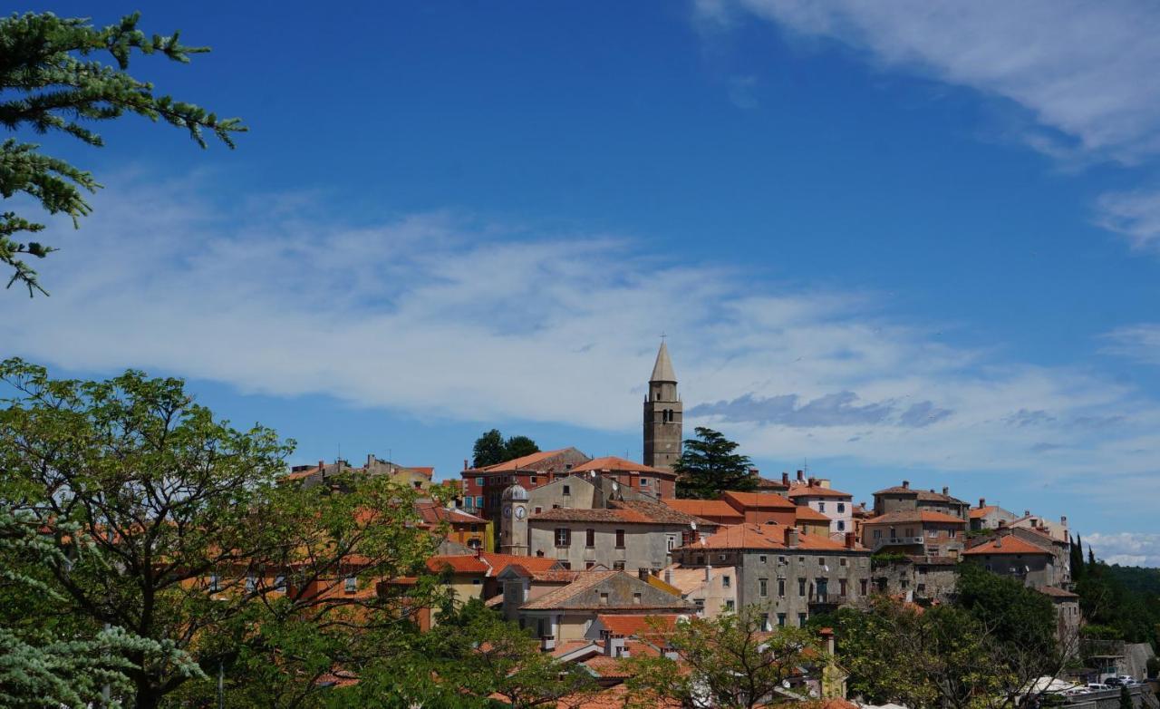 Studio Apartment Michelle - Intermezzo With Sea View Rabac Exterior foto
