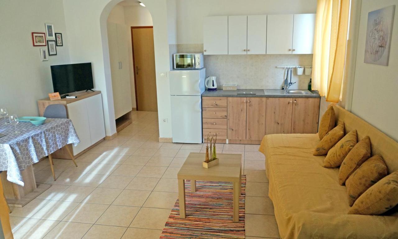 Studio Apartment Michelle - Intermezzo With Sea View Rabac Exterior foto