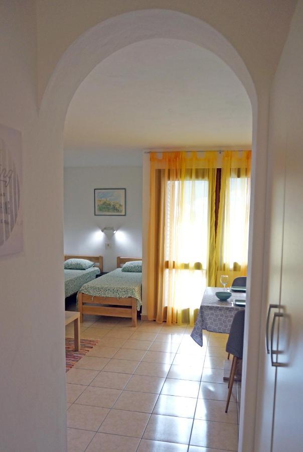 Studio Apartment Michelle - Intermezzo With Sea View Rabac Exterior foto