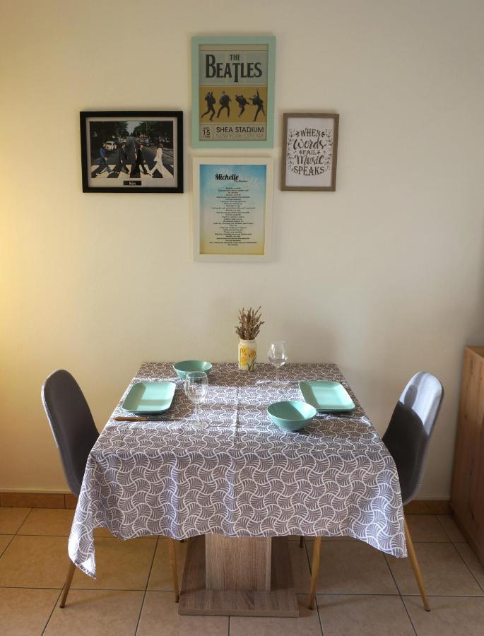Studio Apartment Michelle - Intermezzo With Sea View Rabac Exterior foto